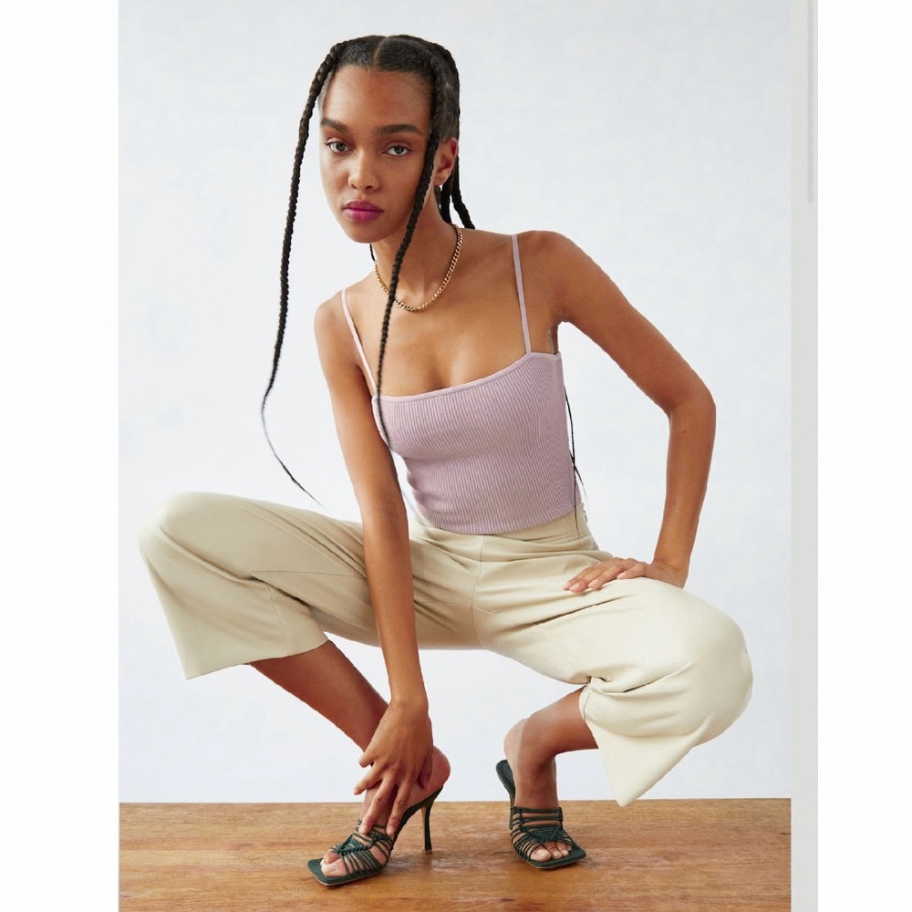 Babaton Ribbed Tank Top - Picture 2 of 9